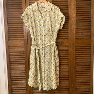 Floral Yellow Dress Style and co Large w pockets!